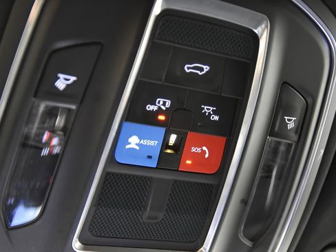 Used 2023 Jeep Wagoneer L Series II image 35