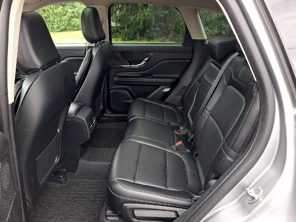 Used 2023 Lincoln Corsair AWD w/ Equipment Group 101A image 13