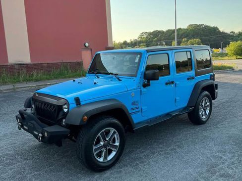 Used 2017 Jeep Wrangler Unlimited Sport w/ Quick Order Package 24S AWD/4WD image 2