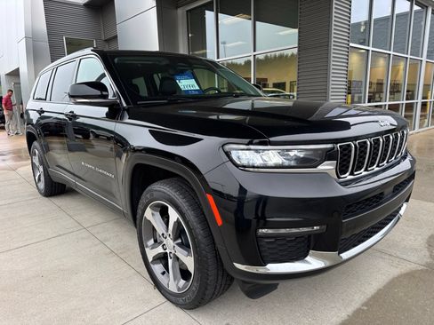 Used 2023 Jeep Grand Cherokee L Limited w/ Trailer Tow Group (B) AWD/4WD image 10
