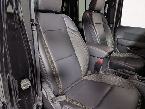 Used 2023 Jeep Gladiator Overland AWD/4WD image 22
