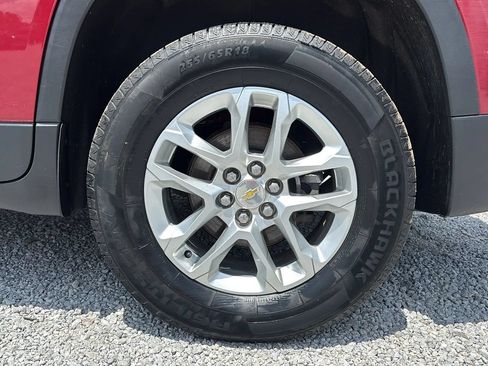 Used 2019 Chevrolet Traverse LT FWD image 2