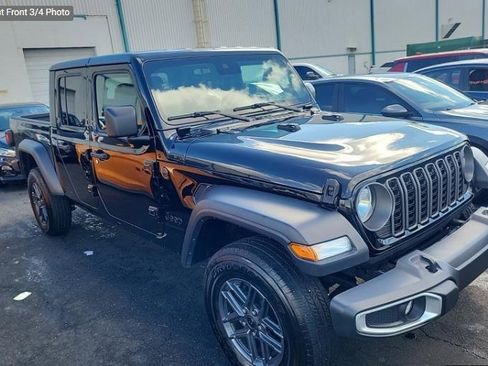 Used 2025 Jeep Gladiator Sport image 14