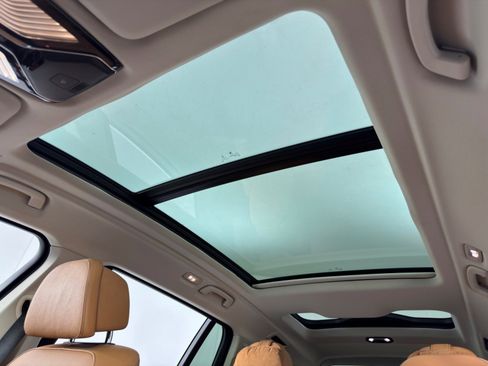 Used 2022 BMW X7 xDrive40i w/ Premium Package image 12