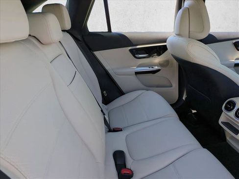 Used 2025 Mercedes-Benz GLC 300 image 20