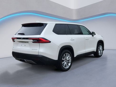 Used 2024 Toyota Grand Highlander AWD image 4