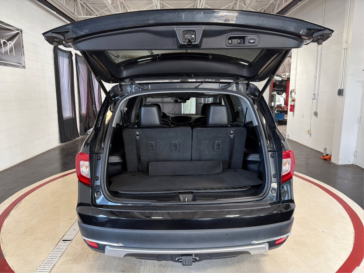 Used 2020 Honda Pilot Touring image 12