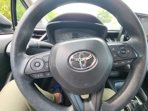 Used 2023 Toyota Corolla LE FWD image 27