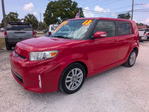 Used 2013 Scion xB FWD image 3