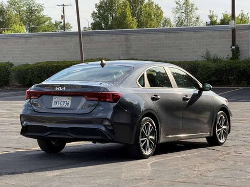 Used 2024 Kia Forte LXS w/ LXS Technology Package FWD image 5