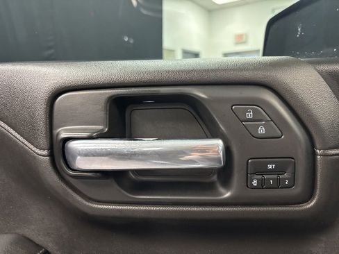 Used 2022 Chevrolet Silverado 1500 High Country AWD/4WD image 25