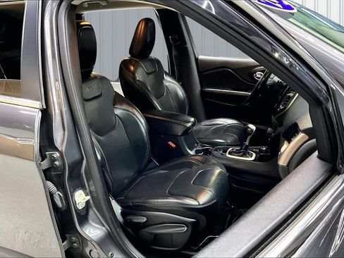 Used 2015 Jeep Cherokee Limited w/ Luxury Group image 29