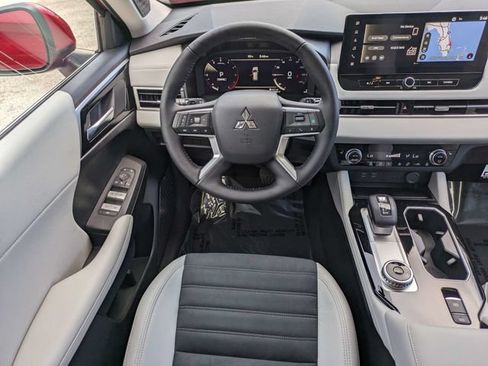 New 2026 Mitsubishi Outlander SE FWD image 16