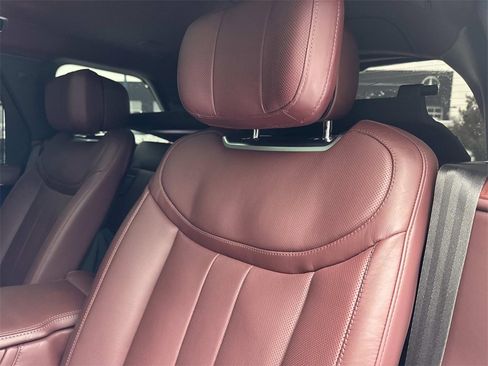 Used 2023 Land Rover Range Rover Autobiography image 13