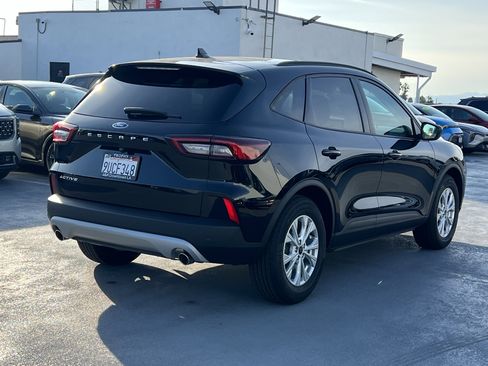 Used 2025 Ford Escape Active w/ Active Premium Tech Pack image 6