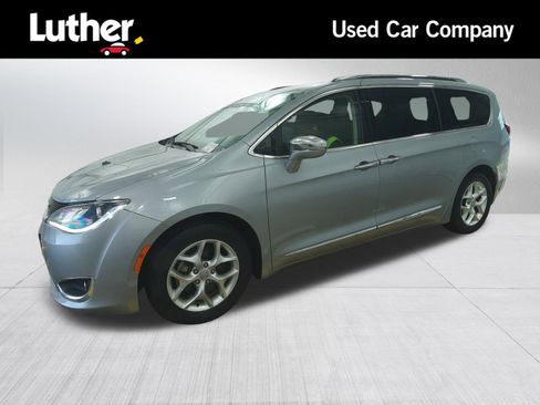 Used 2020 Chrysler Pacifica Limited image 1