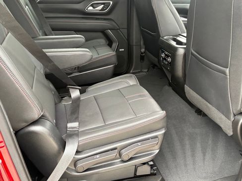 Used 2022 Chevrolet Suburban RST w/ Luxury Package image 39