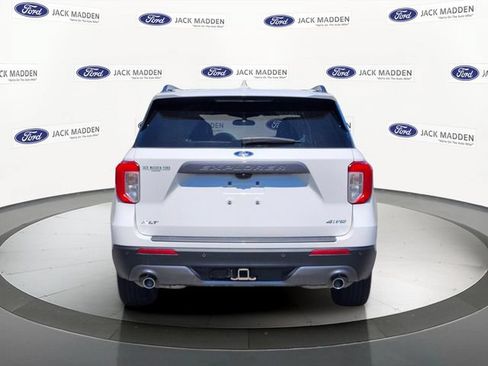 Used 2023 Ford Explorer XLT w/ Equipment Group 202A AWD/4WD image 4