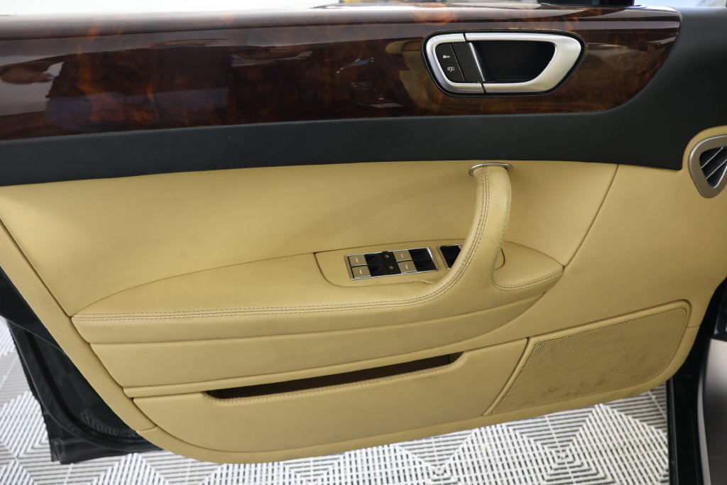Used 2008 Bentley Flying Spur Flying Spur AWD/4WD image 24