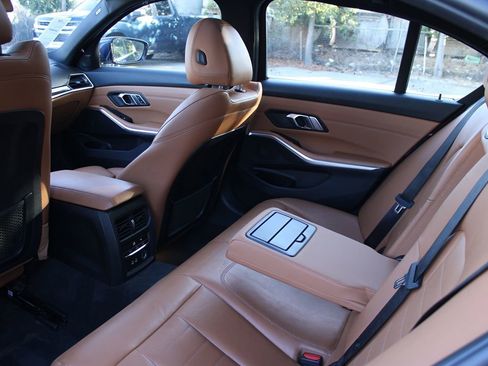 Used 2019 BMW 330i Sedan w/ Premium Package RWD image 17
