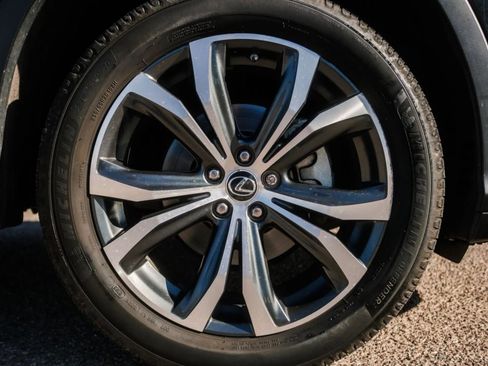 Used 2018 Lexus RX 450h AWD image 14