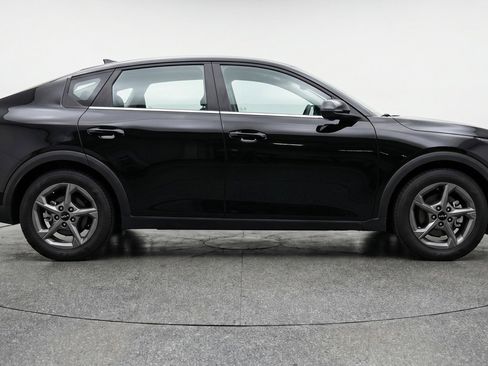 Used 2025 Kia K4 LXS FWD image 11