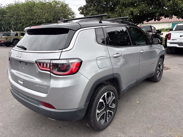 Used 2022 Jeep Compass Limited AWD/4WD image 9