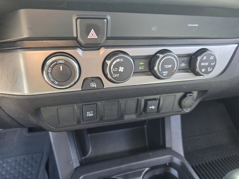 Used 2020 Toyota Tacoma SR w/ SX Package image 18