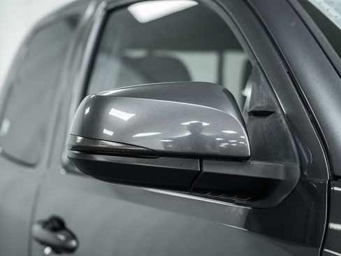 Used 2017 Toyota Tacoma TRD Off-Road image 11