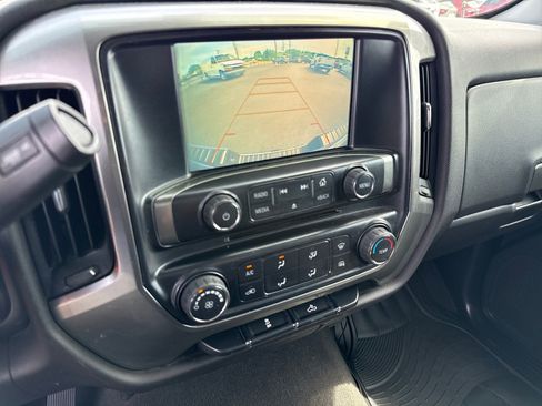 Used 2019 Chevrolet Silverado 1500 LT AWD/4WD image 18