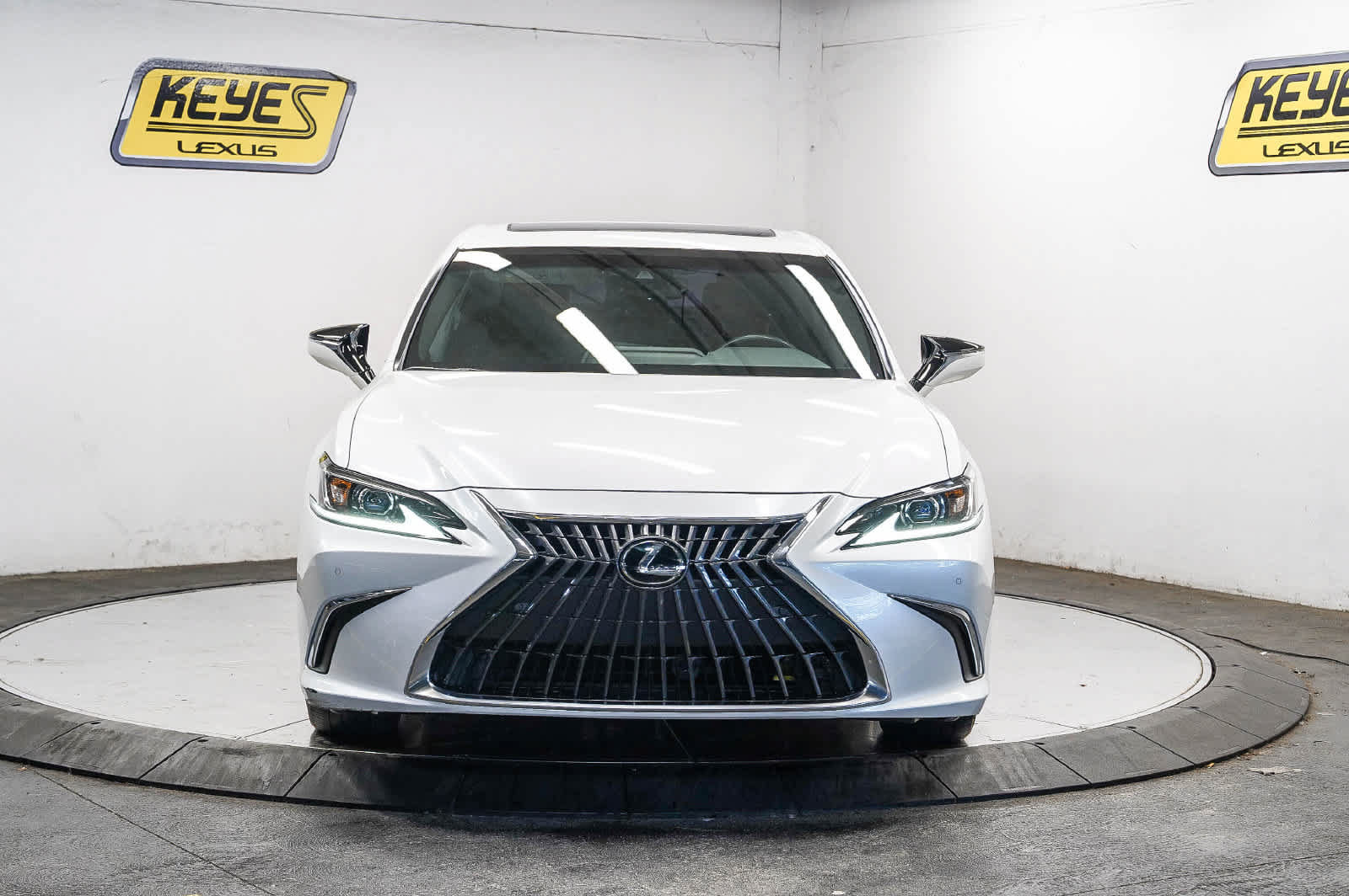 Used 2025 Lexus ES 300h w/ Premium Package FWD image 6
