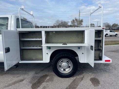 Used 2015 Ford F250 XL w/ Power Equipment Group image 10