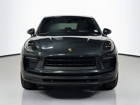 Used 2022 Porsche Macan image 2