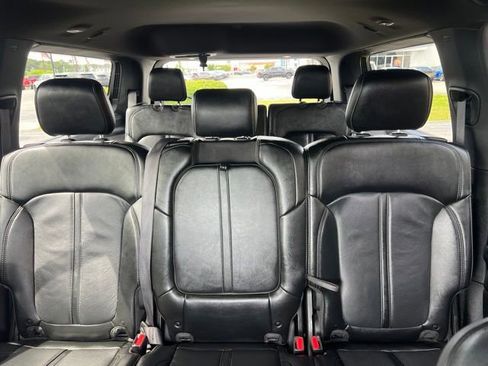 Used 2024 Jeep Wagoneer Series II w/ Flexible Seating Group RWD image 18