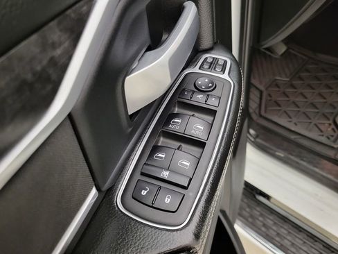Used 2024 RAM 2500 Big Horn AWD/4WD image 29
