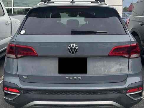 Used 2022 Volkswagen Taos SEL w/ Panoramic Sunroof Package image 4