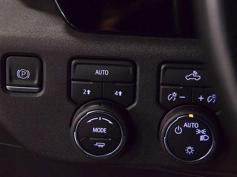 Used 2023 Chevrolet Silverado 1500 LT AWD/4WD image 22