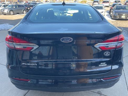 Used 2020 Ford Fusion SE image 5
