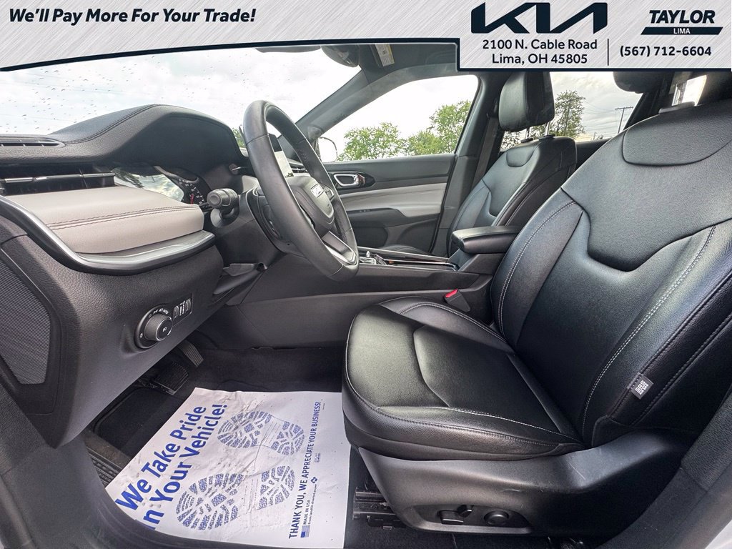 Used 2025 Jeep Compass Limited AWD/4WD image 9