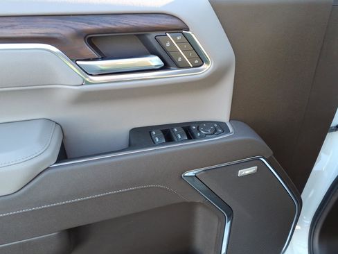 New 2026 GMC Sierra 1500 SLT w/ SLT Premium Plus Package image 11