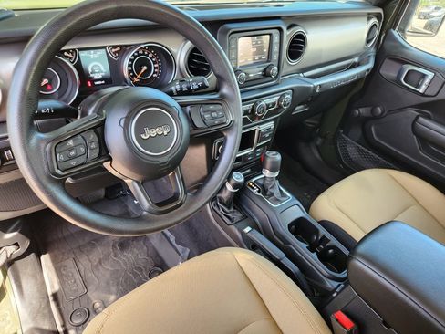 Used 2021 Jeep Wrangler Sport AWD/4WD image 17