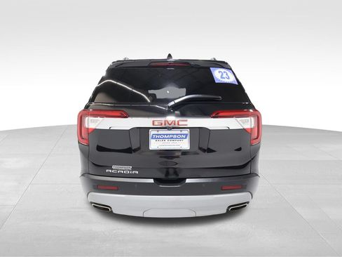 Used 2023 GMC Acadia SLT w/ Preferred Package FWD image 3