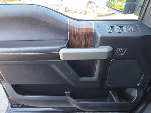 Used 2019 Ford F150 Lariat image 23