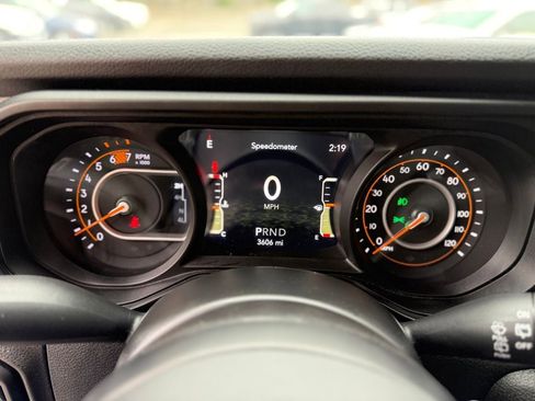 Used 2025 Jeep Wrangler Unlimited Sport AWD/4WD image 11