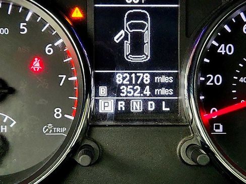 Used 2013 Nissan Rogue SL AWD/4WD image 16
