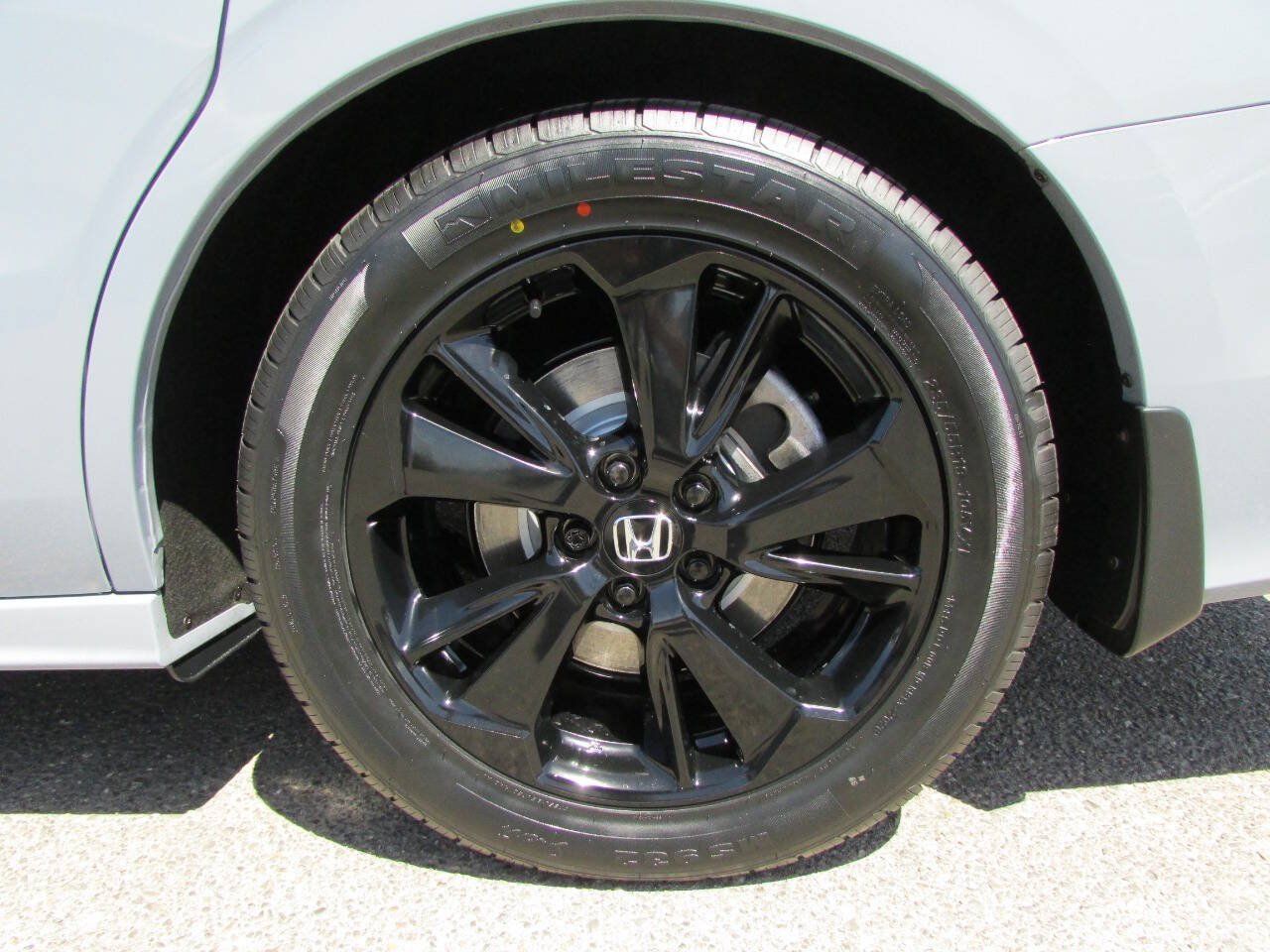 Used 2024 Honda Odyssey Sport image 10