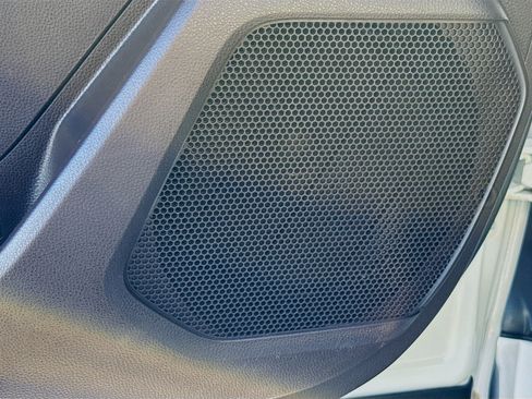 Used 2021 Toyota Highlander XLE image 24