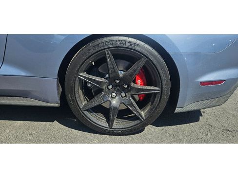 Used 2022 Ford Mustang Shelby GT500 w/ Carbon Fiber Track Pack RWD image 11