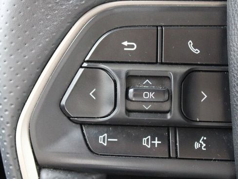 Certified 2025 Toyota 4Runner SR5 AWD/4WD image 29