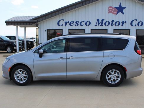 Used 2021 Chrysler Voyager Lxi image 8